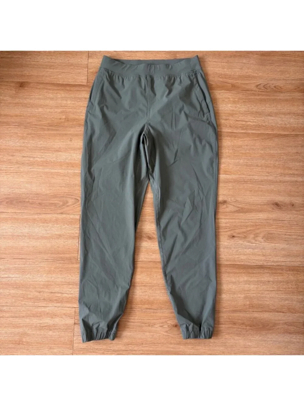 Lululemon Athletic Adapted State High Rise Jogger 28” Grey Sage Women’s Sz 6